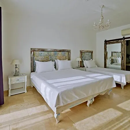 Hotel Bay C 2*
