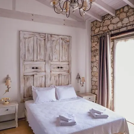 Bay C Hotel 2*