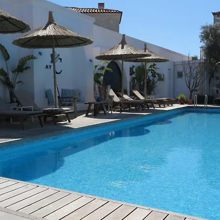 Bay C Hotel 2*
