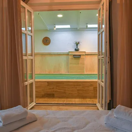 Hotel Bay C